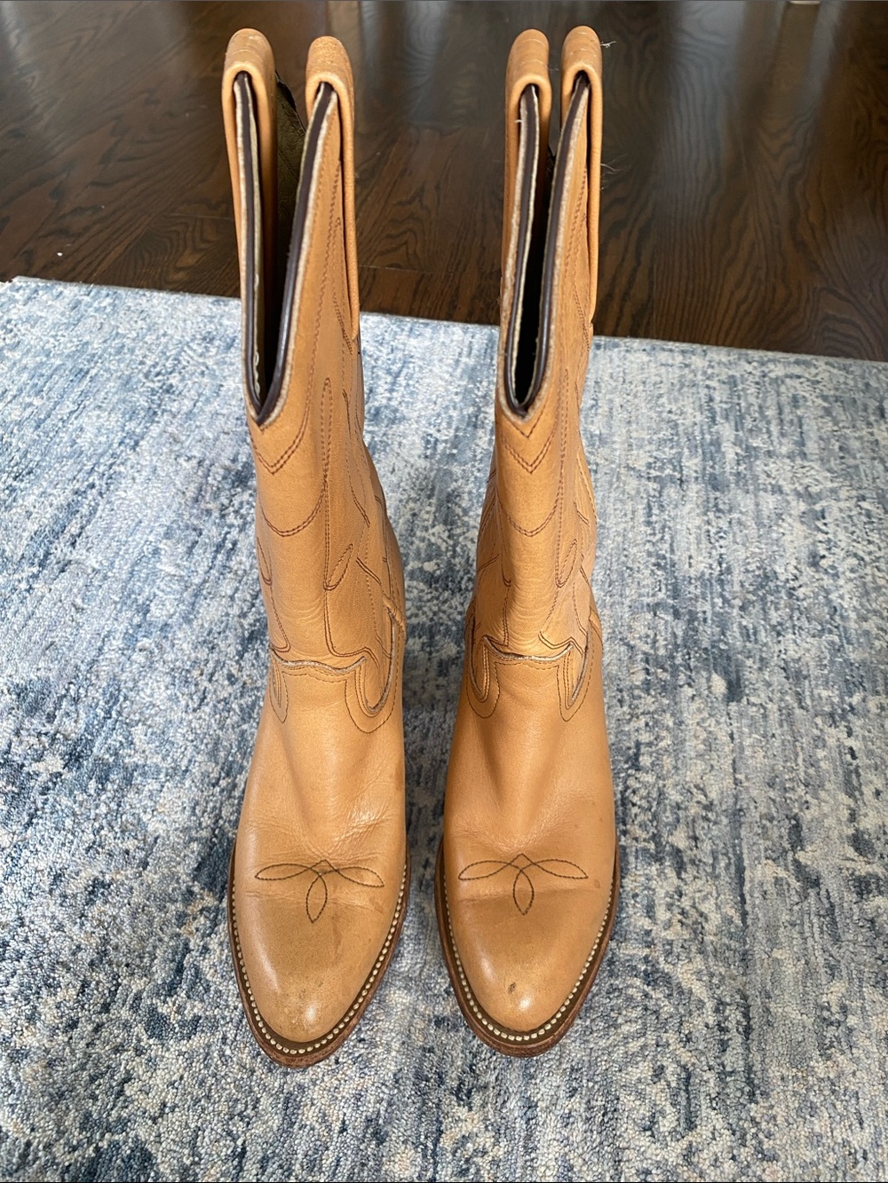 Frye Woman’s Tan Leather Western Boots with Decorative Stitching - Picture 5 of 8